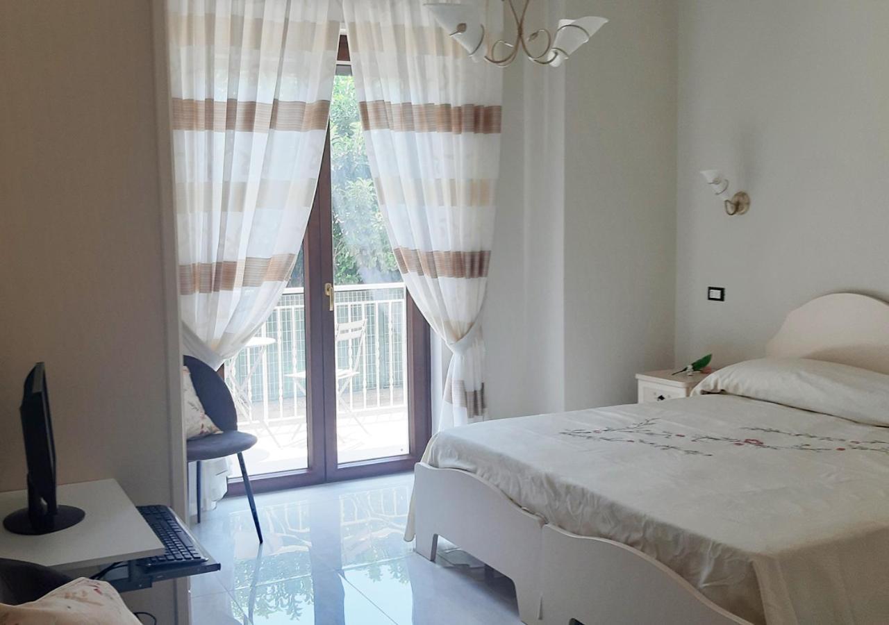 Domus In Fonte Bed & Breakfast Scafati Bagian luar foto