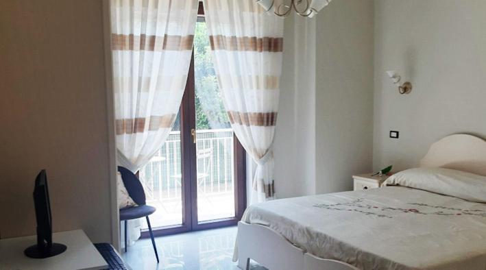 Domus In Fonte Bed & Breakfast Scafati Bagian luar foto